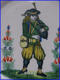 VINTAGE PLATE FRENCH FAIENCE HR QUIMPER MUSICIAN BRETON circa 1900s